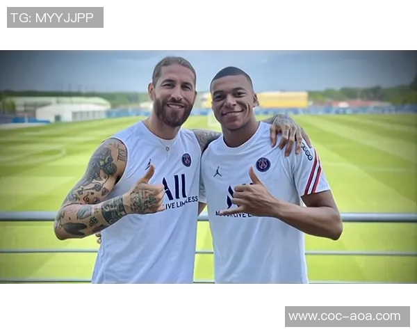 姆巴佩应好友阿什拉夫邀请全家观摩洛哥比赛期待精彩表现 姆巴佩应好友阿什拉夫邀请全家观摩洛哥比赛期待精彩表现